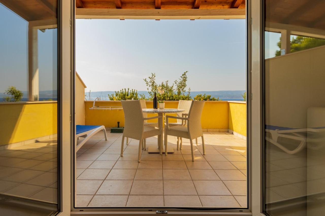 Luxury Apartments Villa Ruzmarina With New Heated Infinity Pool And Lounge Area Marusici (Split-Dalmatia) Exterior foto