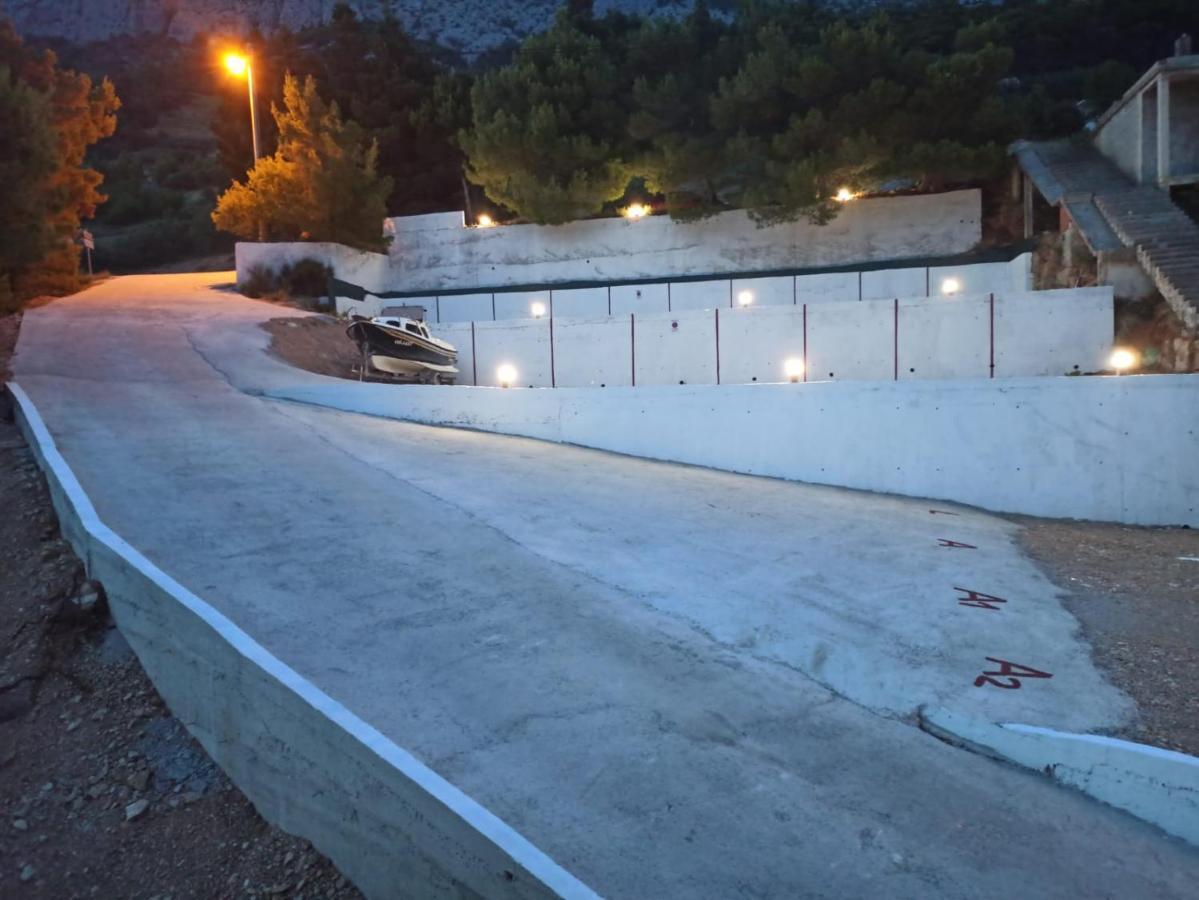 Luxury Apartments Villa Ruzmarina With New Heated Infinity Pool And Lounge Area Marusici (Split-Dalmatia) Exterior foto