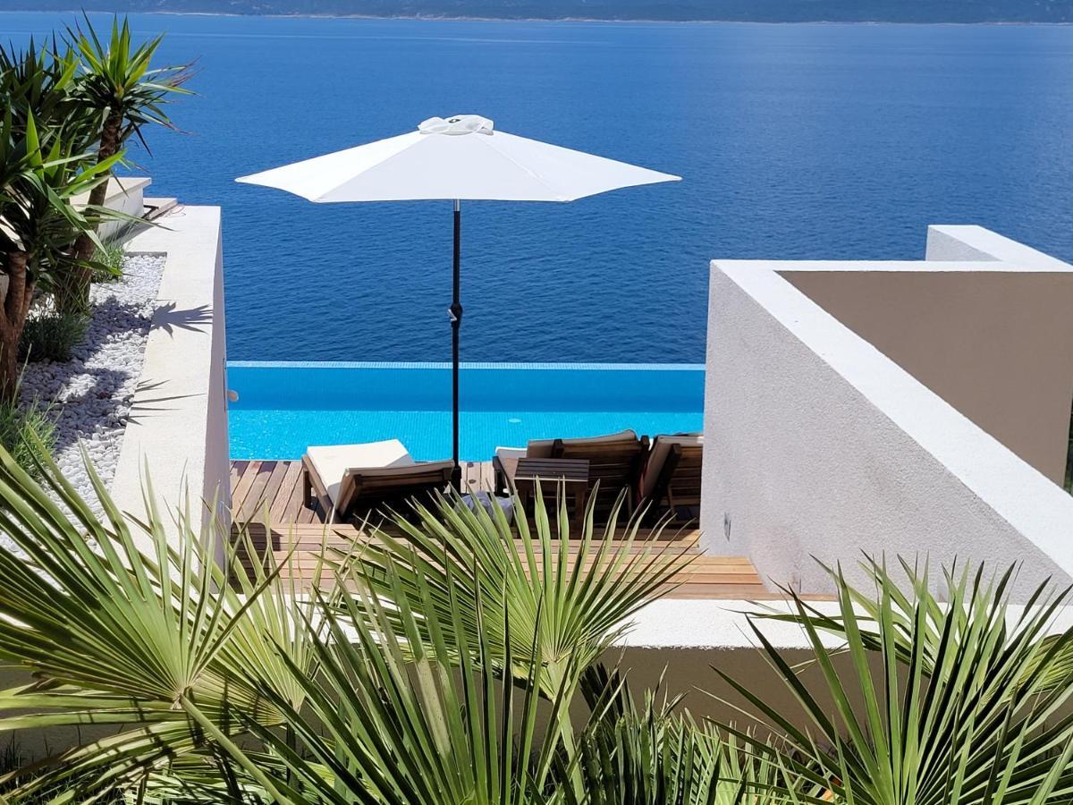 Luxury Apartments Villa Ruzmarina With New Heated Infinity Pool And Lounge Area Marusici (Split-Dalmatia) Exterior foto